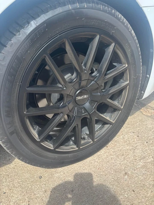 2016 Hyundai Genesis - Image 3 of 7