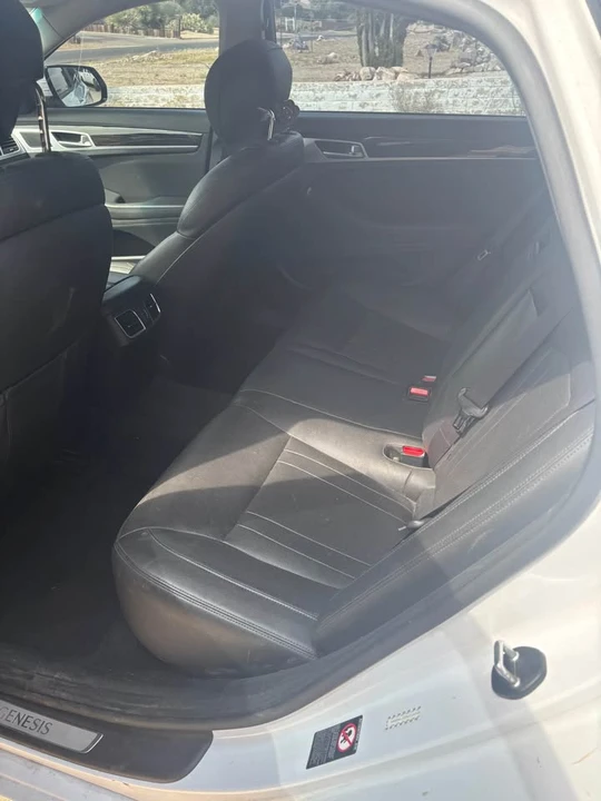 2016 Hyundai Genesis - Image 5 of 7