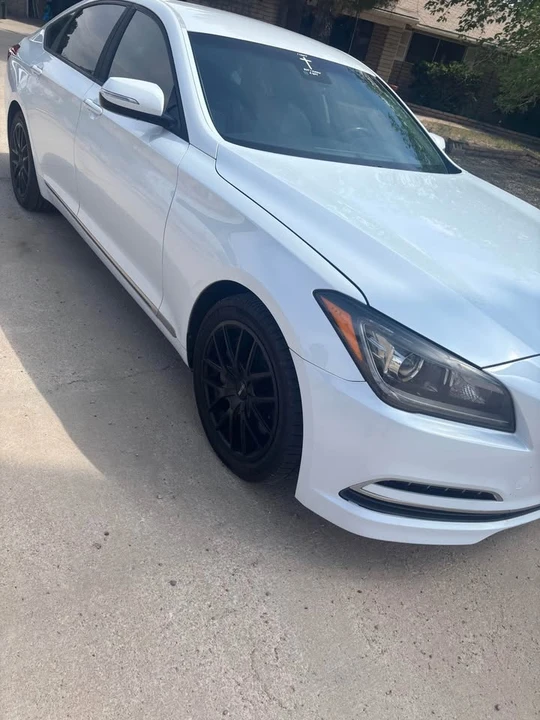 2016 Hyundai Genesis - Image 2 of 7