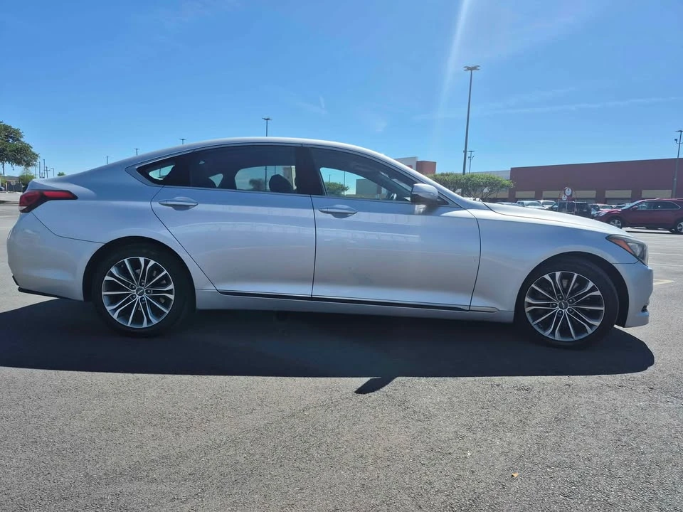 2016 Hyundai Genesis - Image 7 of 17