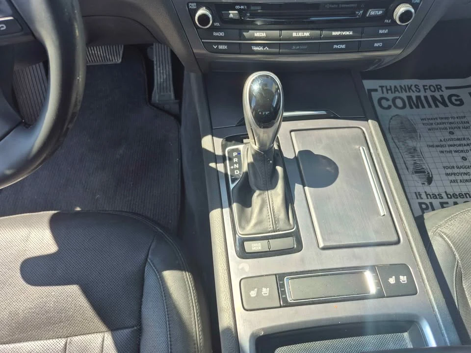 2016 Hyundai Genesis - Image 12 of 17