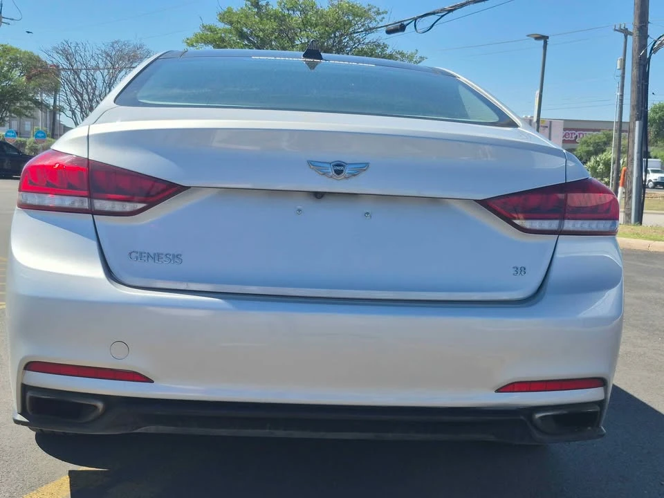 2016 Hyundai Genesis - Image 6 of 17