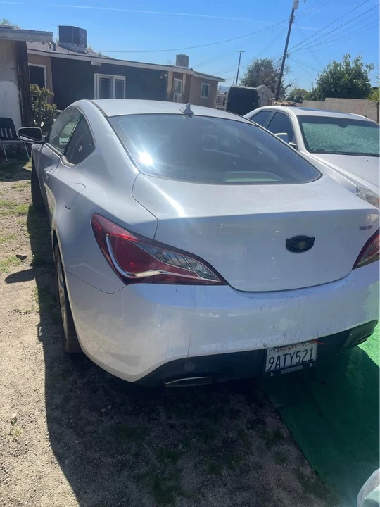2016 Hyundai Genesis - Image 2 of 3