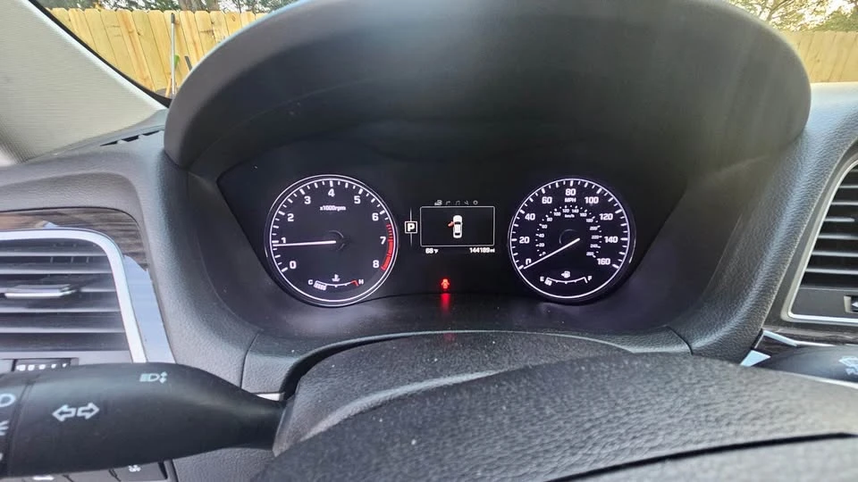 2016 Hyundai Genesis - Image 4 of 4
