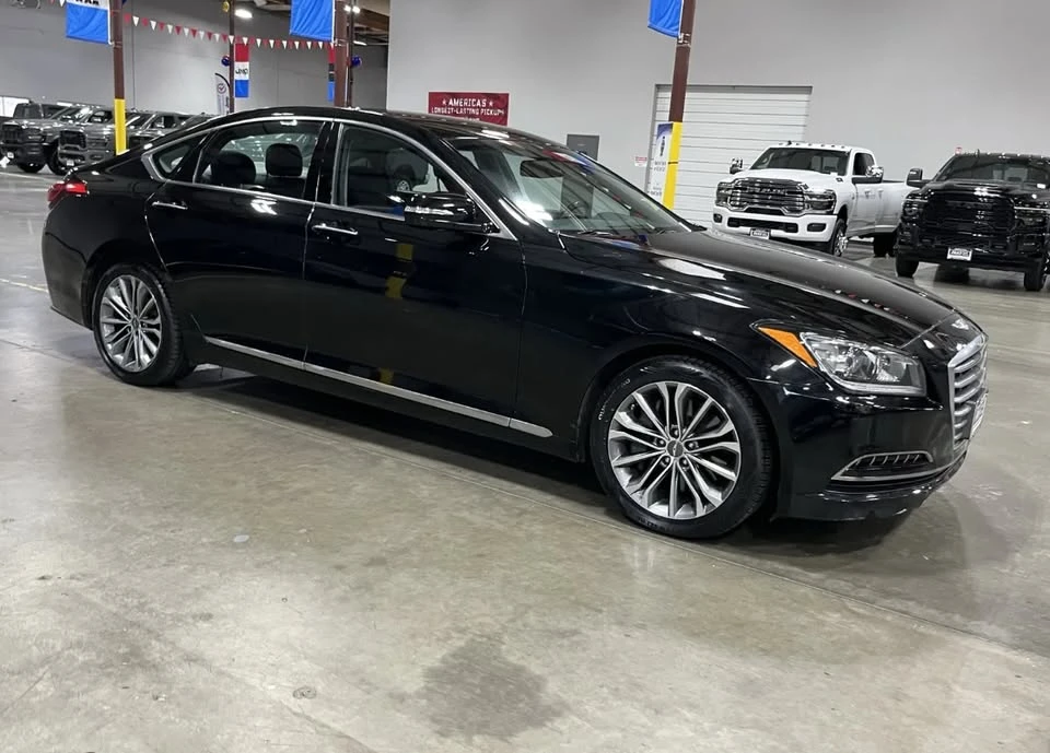 2016 Hyundai Genesis - Image 4 of 9