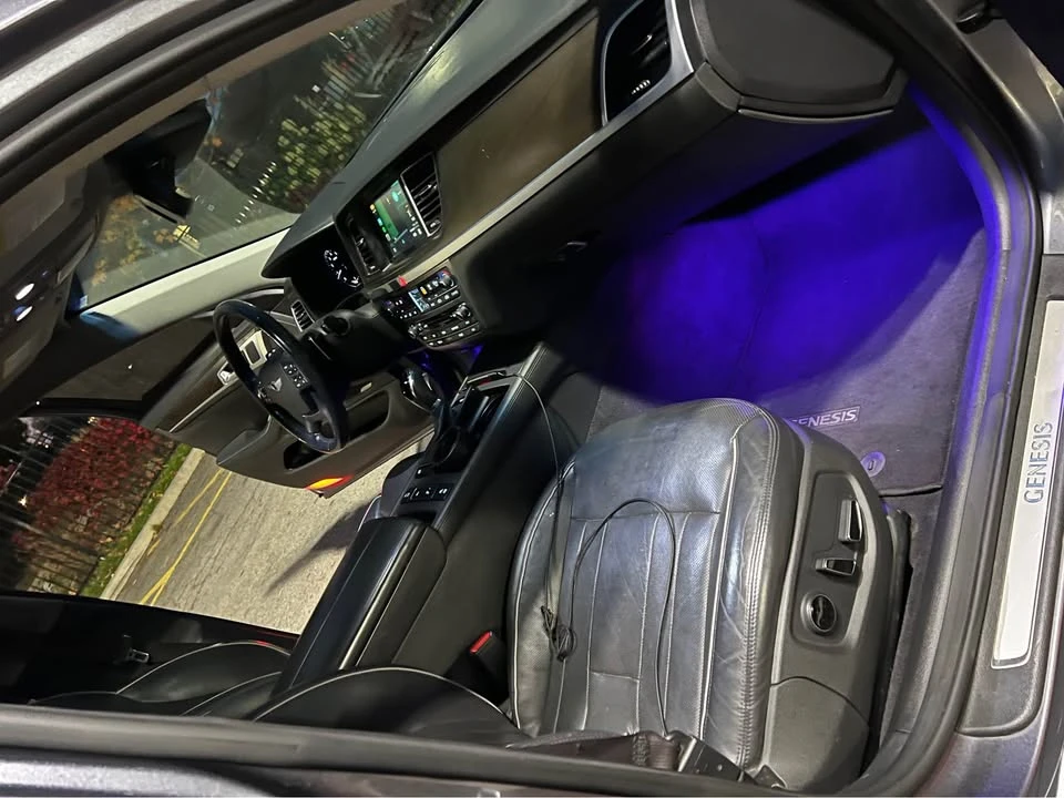2016 Hyundai Genesis - Image 11 of 15