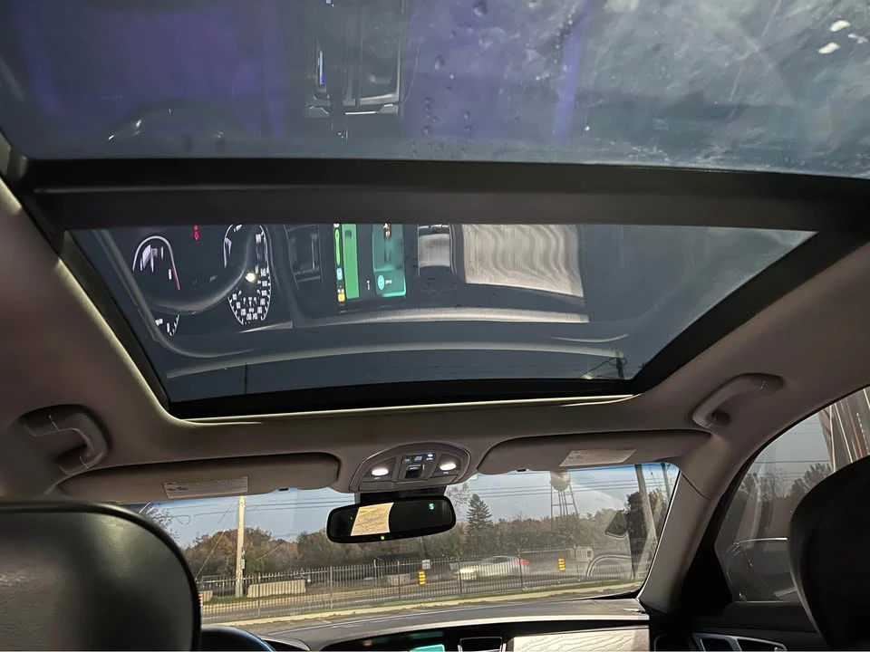2016 Hyundai Genesis - Image 10 of 15