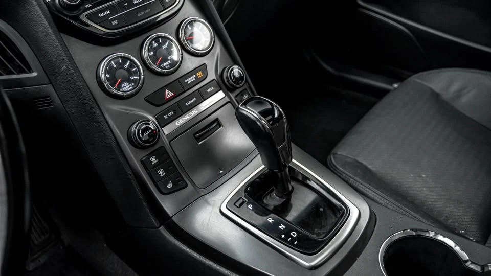 2016 Hyundai Genesis - Image 13 of 15