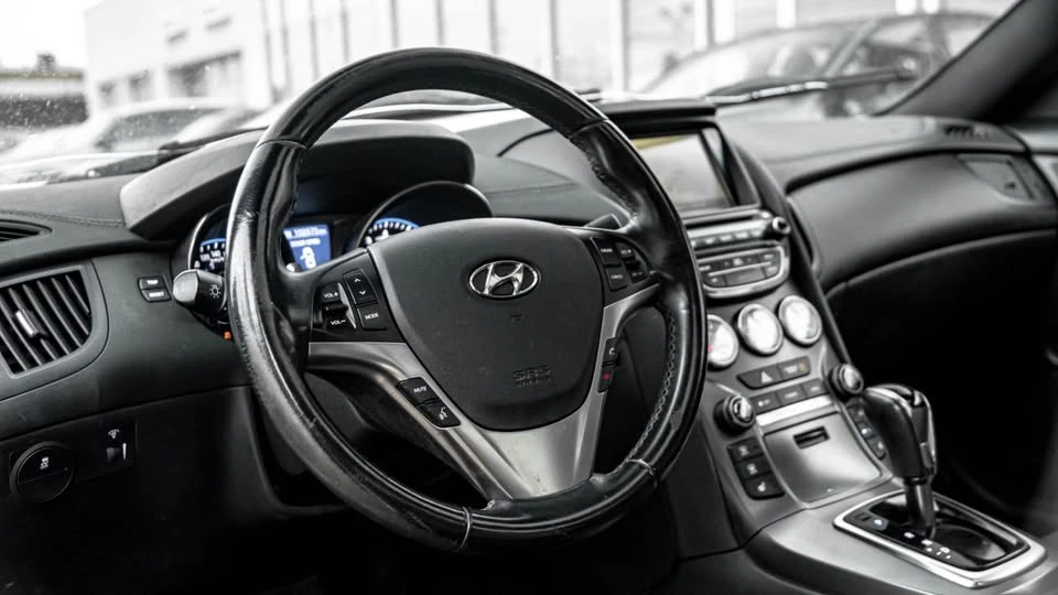 2016 Hyundai Genesis - Image 15 of 15