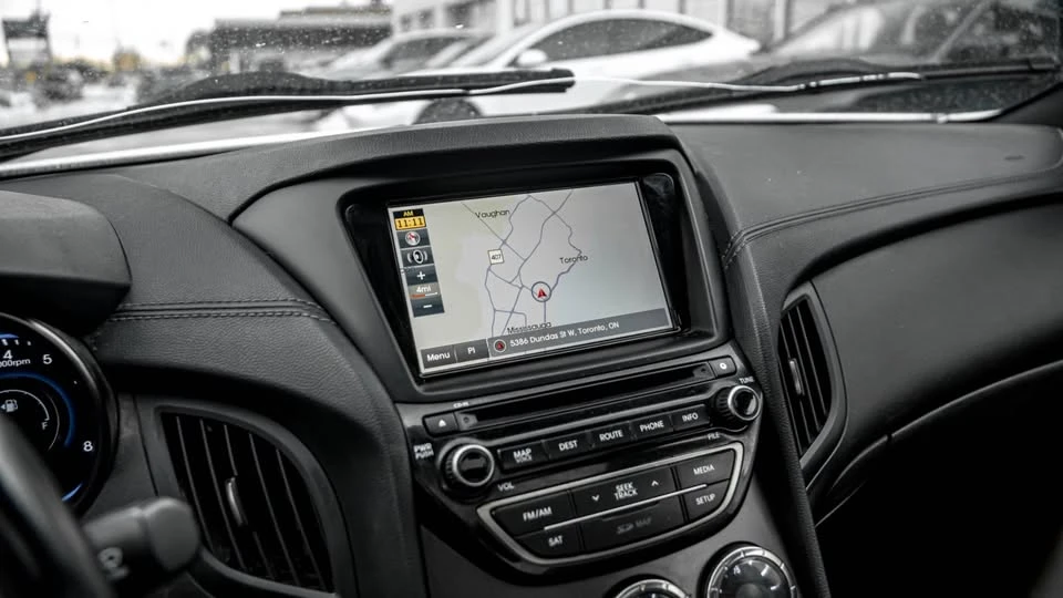 2016 Hyundai Genesis - Image 11 of 15