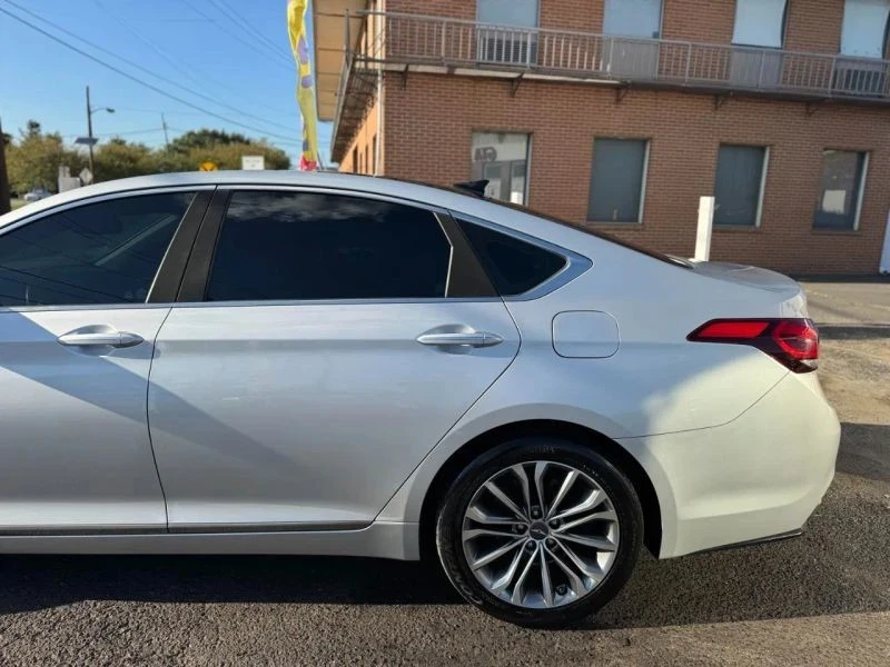 2016 Hyundai Genesis - Image 9 of 12