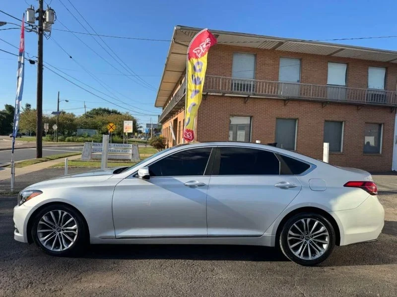 2016 Hyundai Genesis - Image 10 of 12