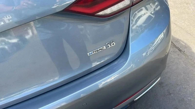 2016 Hyundai Genesis - Image 4 of 12