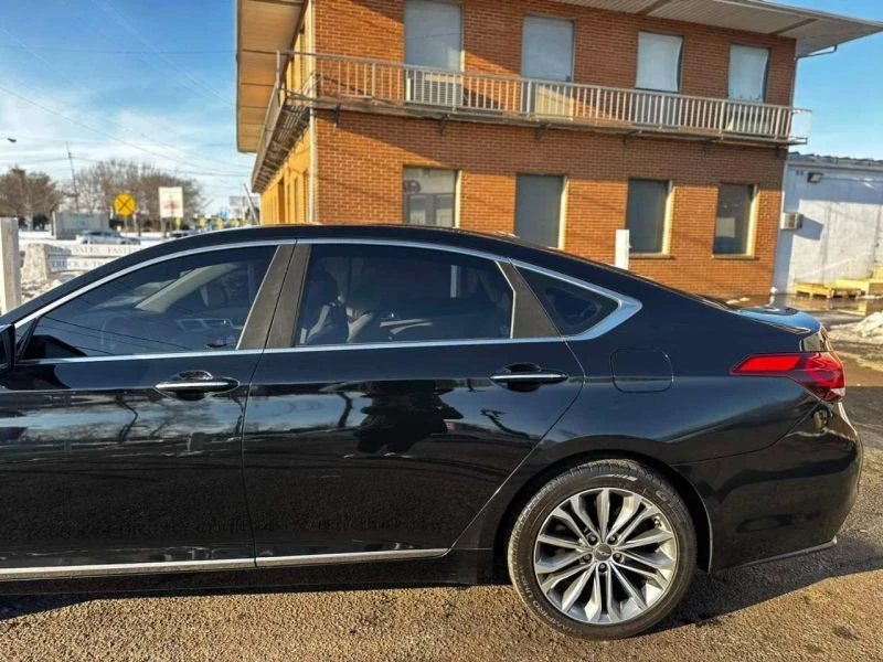 2016 Hyundai Genesis - Image 9 of 12