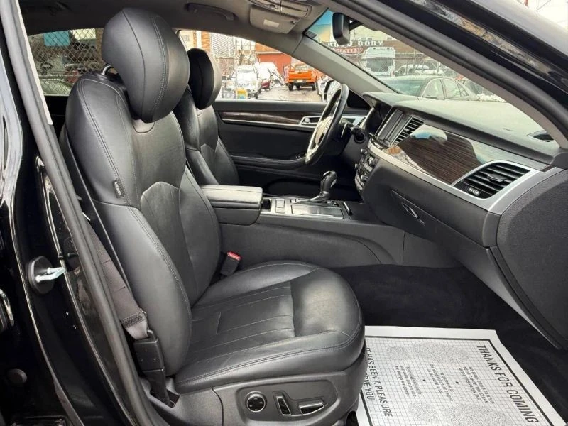 2016 Hyundai Genesis - Image 11 of 12