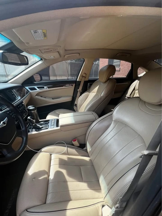 2016 Hyundai Genesis - Image 2 of 5
