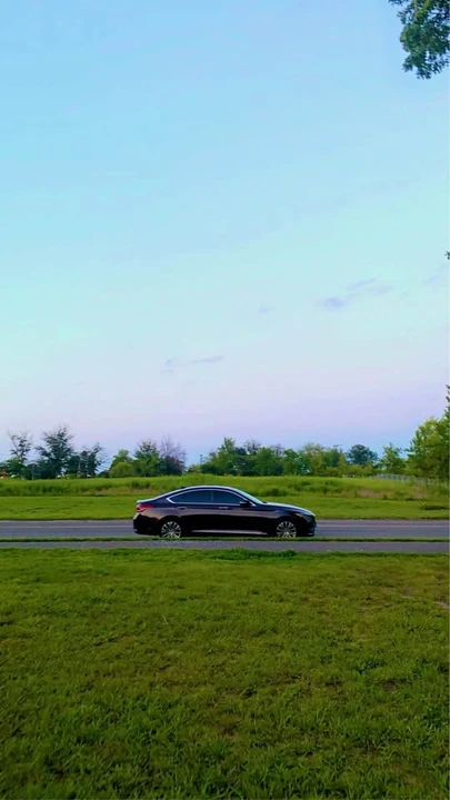 2016 Hyundai Genesis - Image 5 of 5
