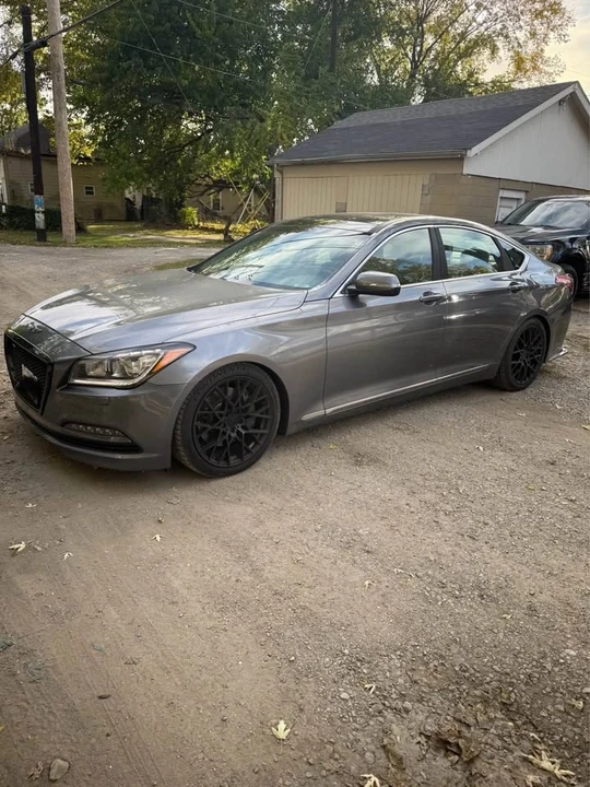 2016 Hyundai Genesis - Image 2 of 4