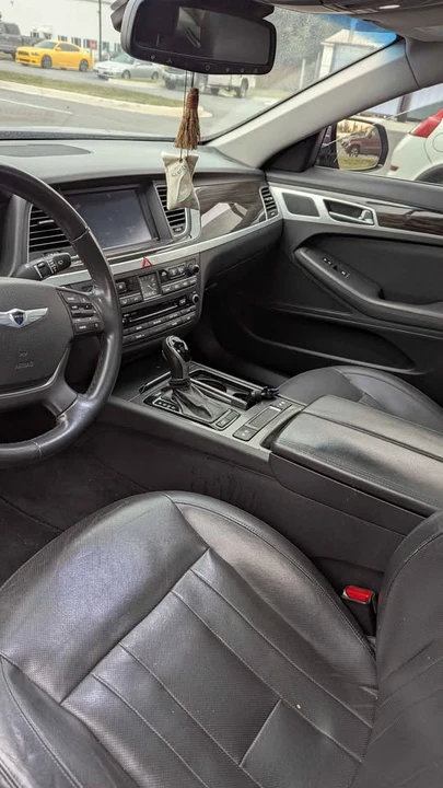 2016 Hyundai Genesis - Image 6 of 8