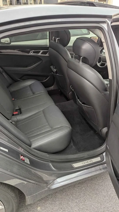 2016 Hyundai Genesis - Image 7 of 8