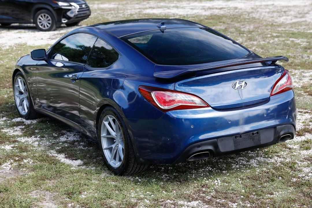 2016 Hyundai Genesis - Image 5 of 31