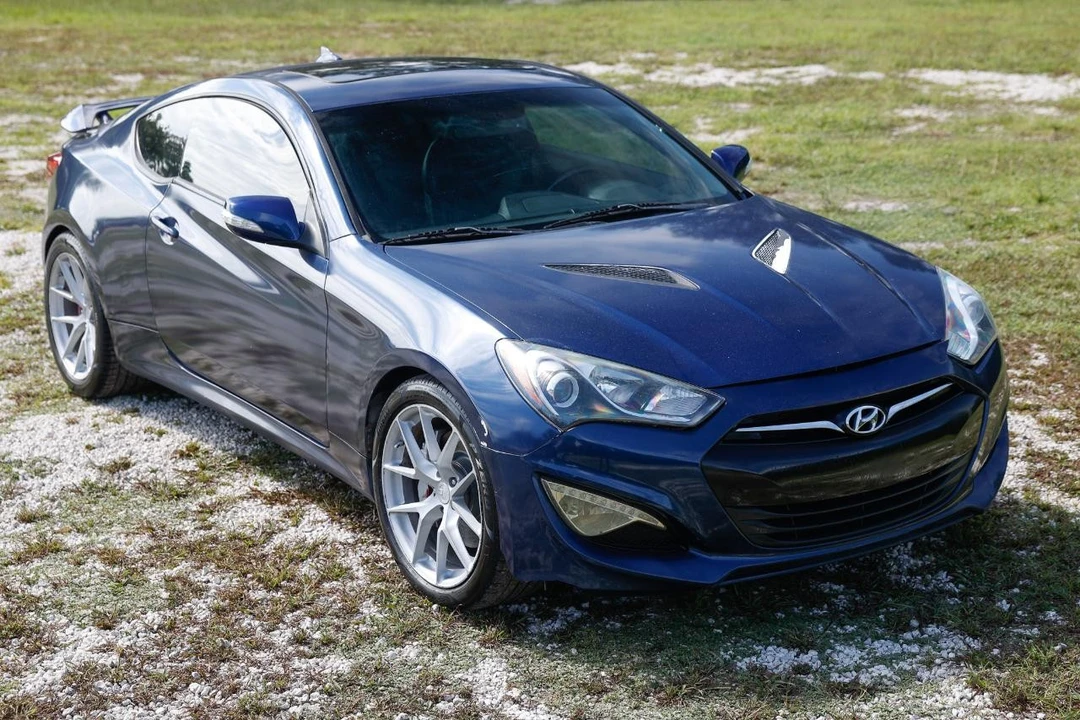 2016 Hyundai Genesis - Image 15 of 31