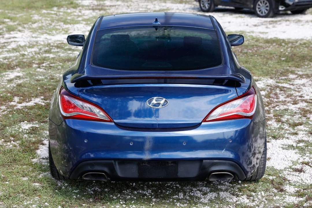 2016 Hyundai Genesis - Image 9 of 31