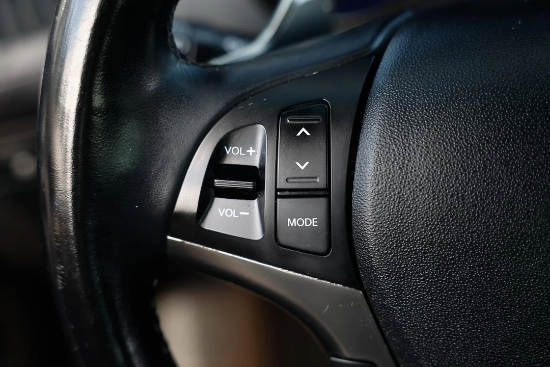2016 Hyundai Genesis - Image 21 of 31