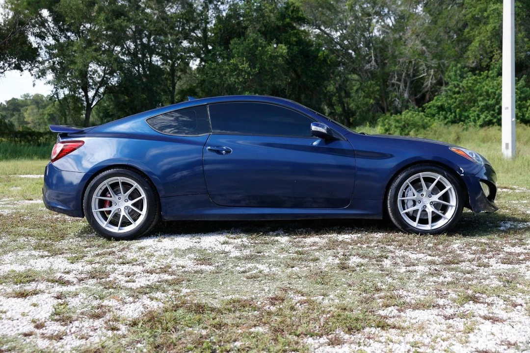 2016 Hyundai Genesis - Image 13 of 31