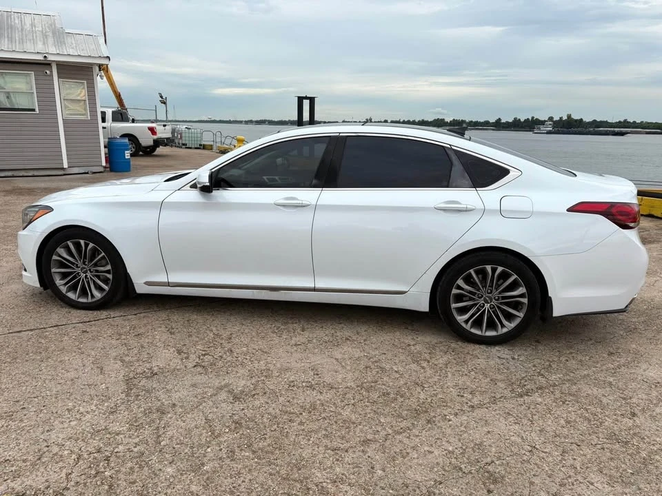 2016 Hyundai Genesis - Image 2 of 14