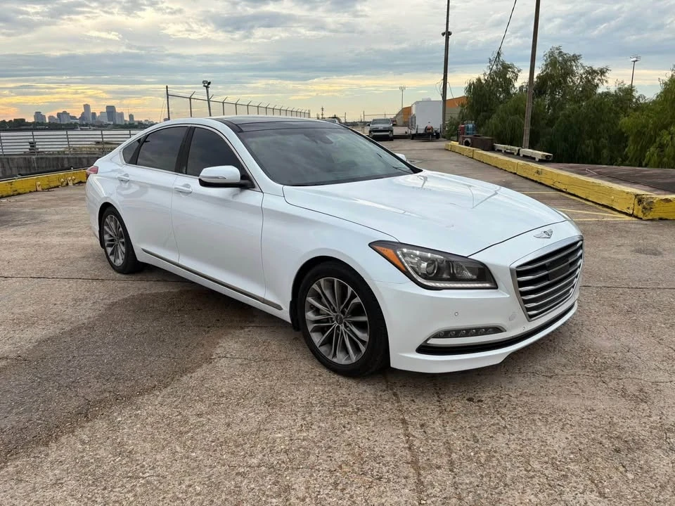 2016 Hyundai Genesis - Image 4 of 14