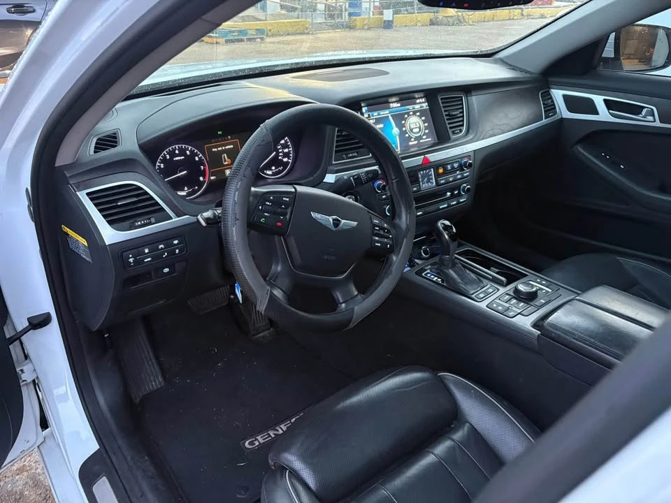 2016 Hyundai Genesis - Image 8 of 14