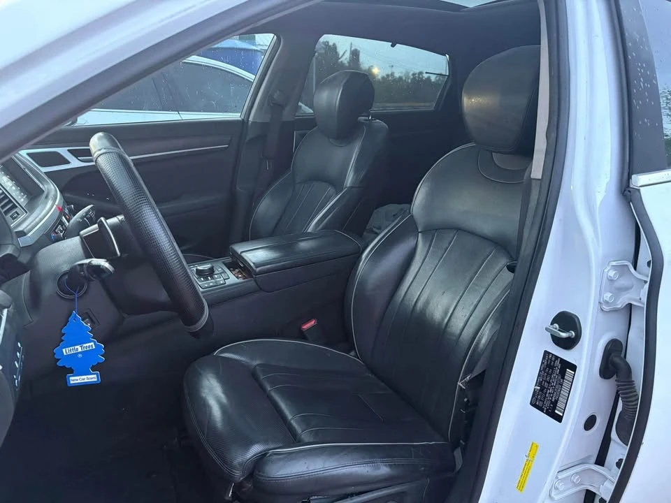 2016 Hyundai Genesis - Image 7 of 14