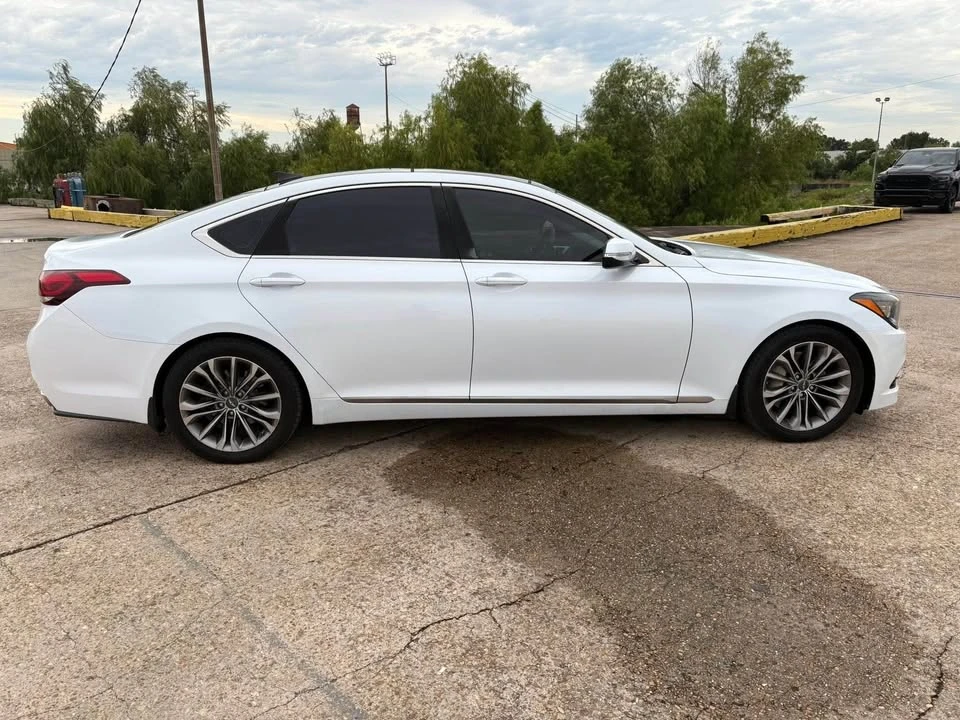 2016 Hyundai Genesis - Image 5 of 14