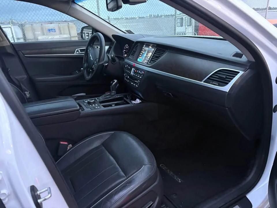 2016 Hyundai Genesis - Image 12 of 14