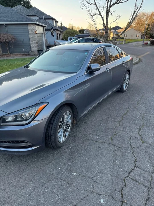 2016 Hyundai Genesis - Image 2 of 13