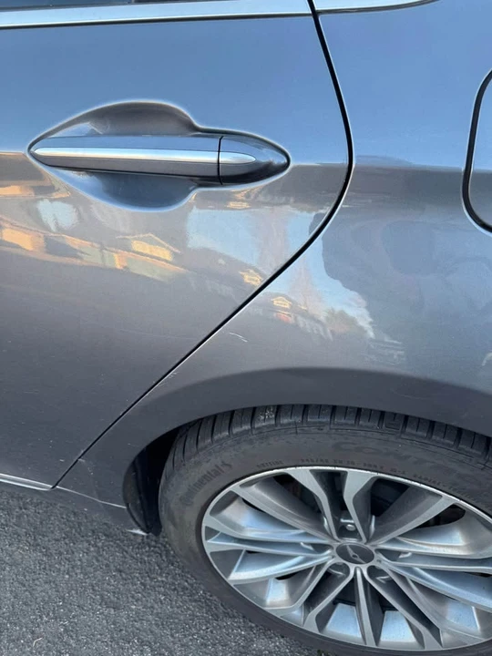 2016 Hyundai Genesis - Image 6 of 13