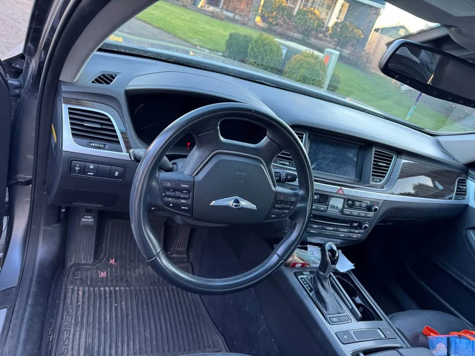2016 Hyundai Genesis - Image 9 of 13