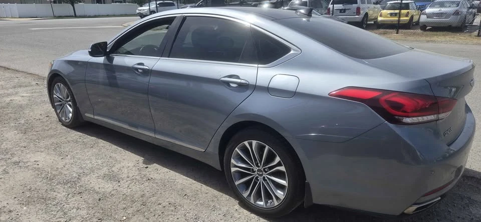 2016 Hyundai Genesis - Image 5 of 19