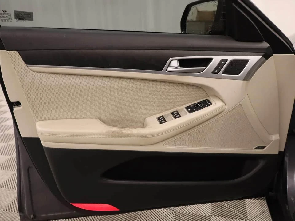 2016 Hyundai Genesis - Image 6 of 9