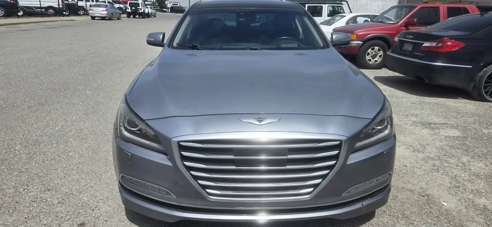 2016 Hyundai Genesis - Image 2 of 19