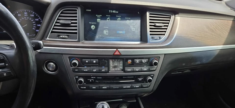 2016 Hyundai Genesis - Image 11 of 19