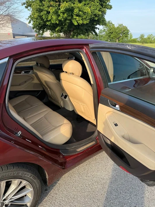 2016 Hyundai Genesis - Image 7 of 12