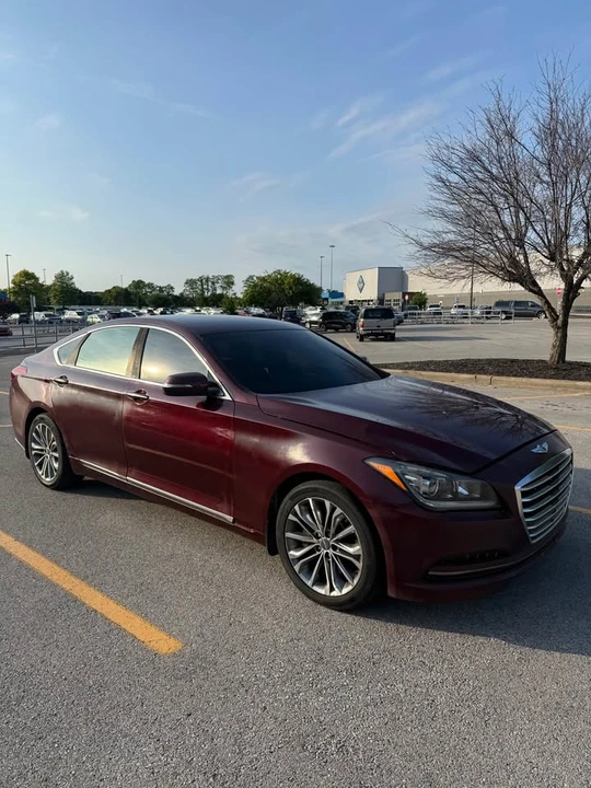 2016 Hyundai Genesis - Image 2 of 12