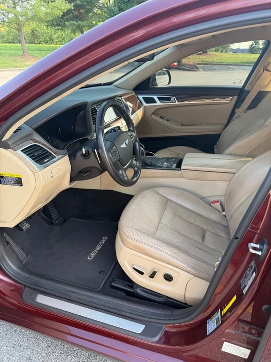 2016 Hyundai Genesis - Image 5 of 12