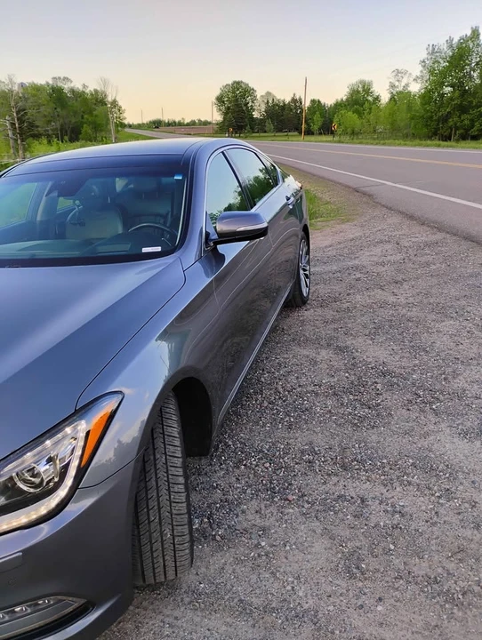 2016 Hyundai Genesis - Image 3 of 17