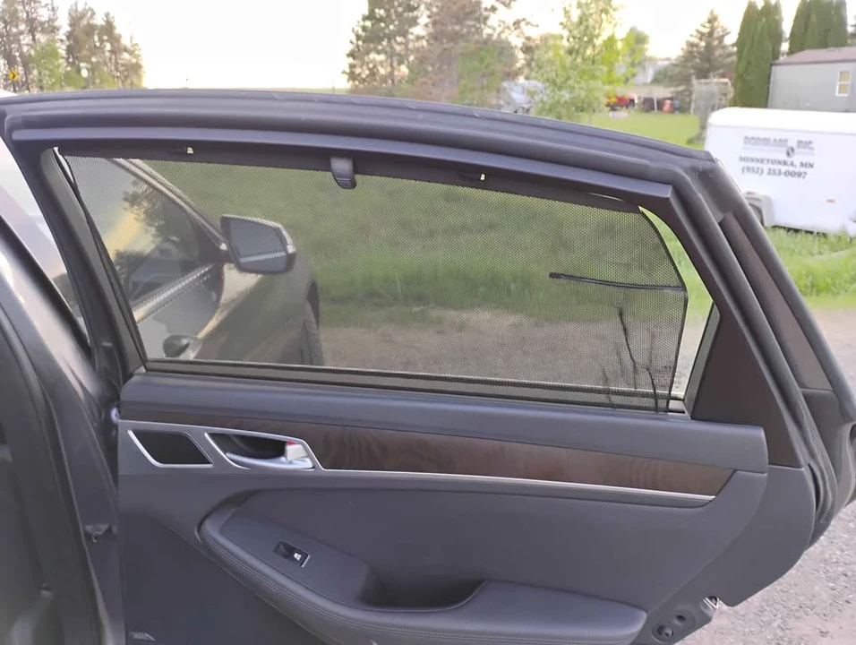 2016 Hyundai Genesis - Image 7 of 17