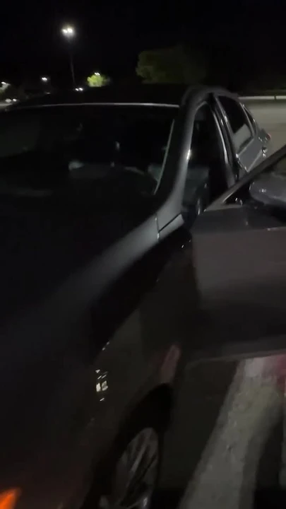 2016 Hyundai Genesis - Image 2 of 2