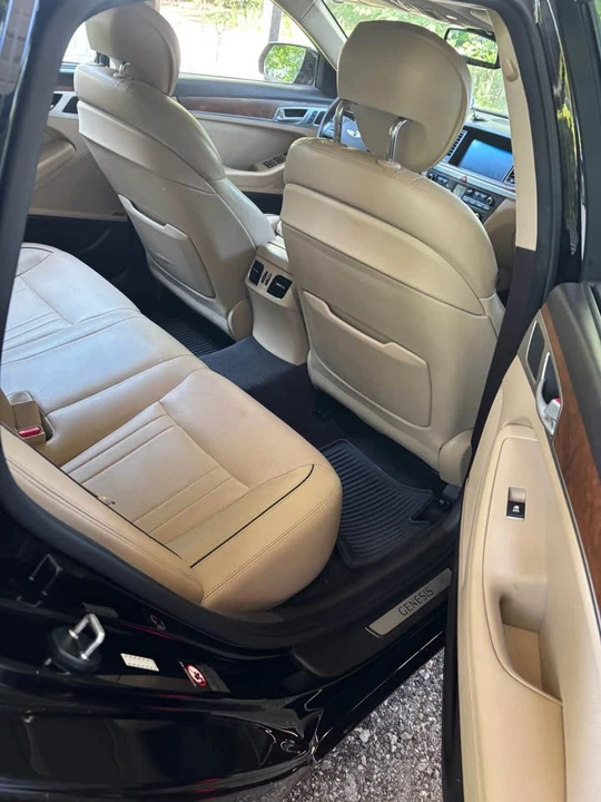 2016 Hyundai Genesis - Image 6 of 17