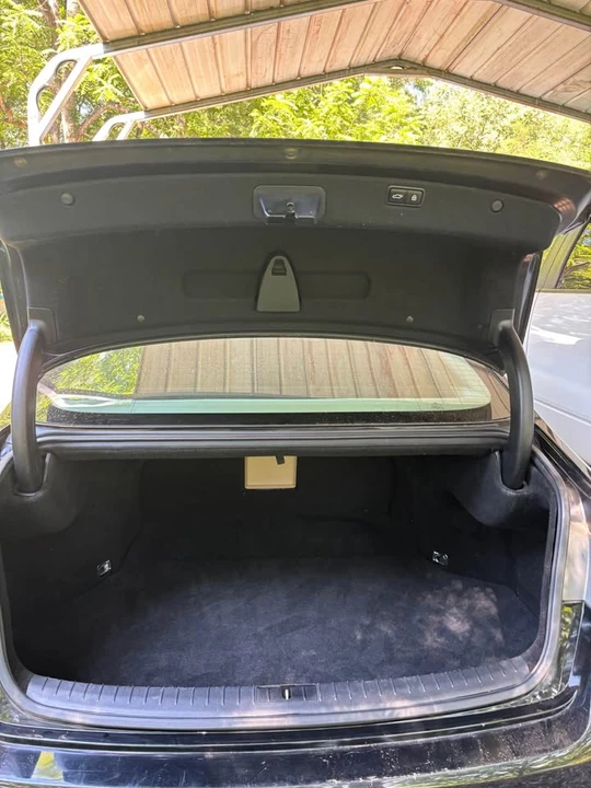2016 Hyundai Genesis - Image 16 of 17